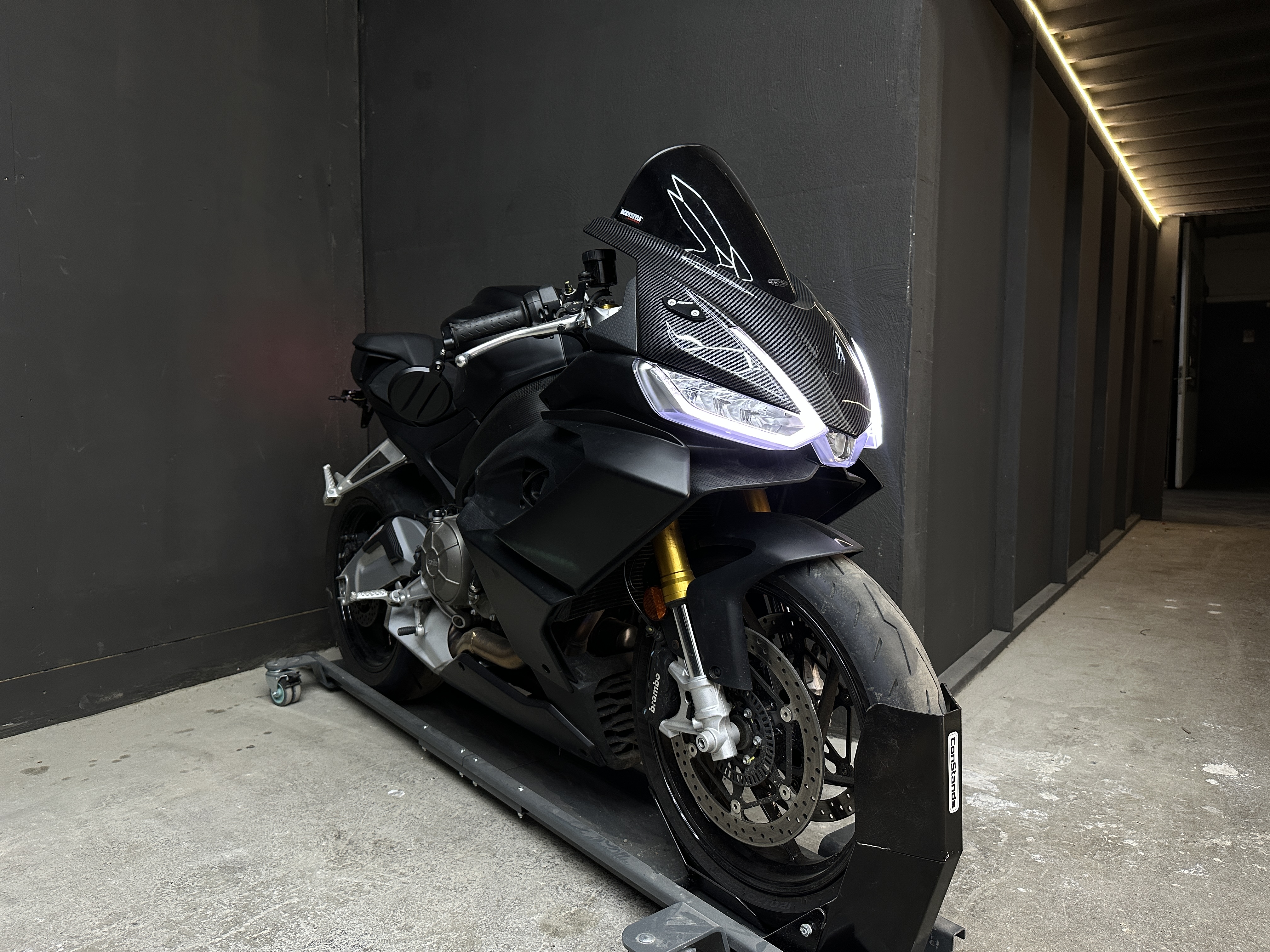 Supersportler Aprilia RS 660 Carbon & Spiegel – verkauft von Rheingau Bikes