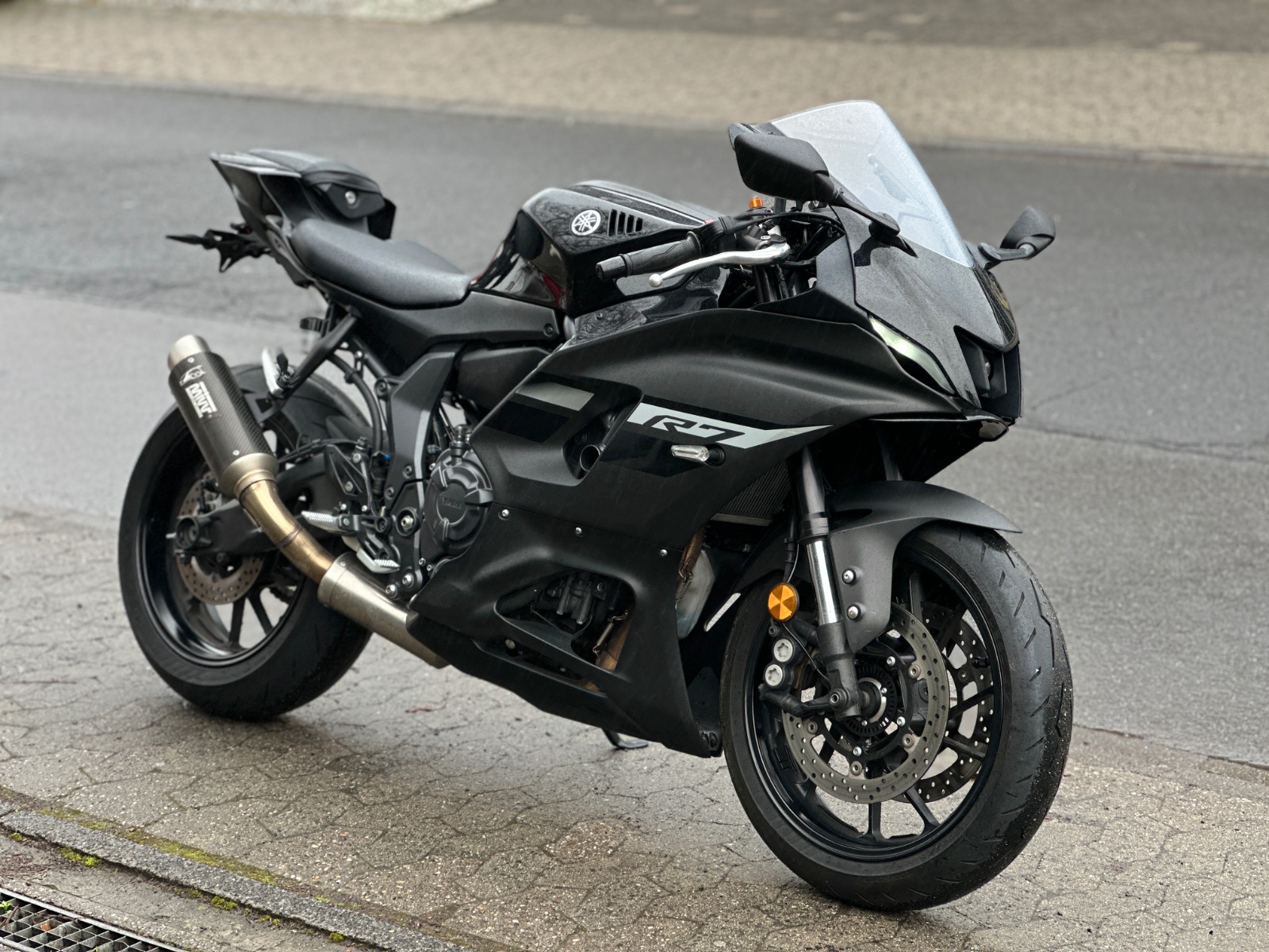 Yamaha R7 mit Mivvauspuff